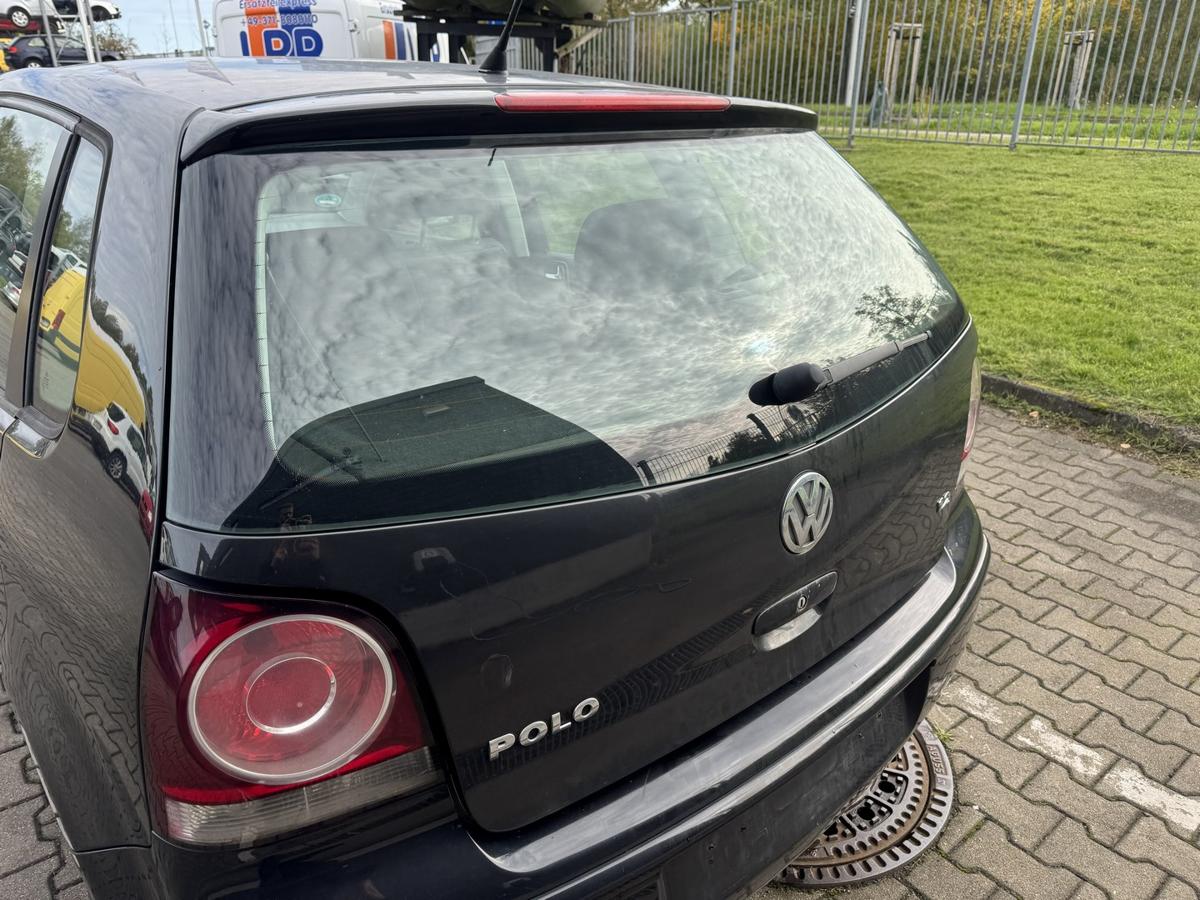 VW Polo 9N3 original Heckklappe mit Heckscheibe LC9Z Black Magic Bj.2006